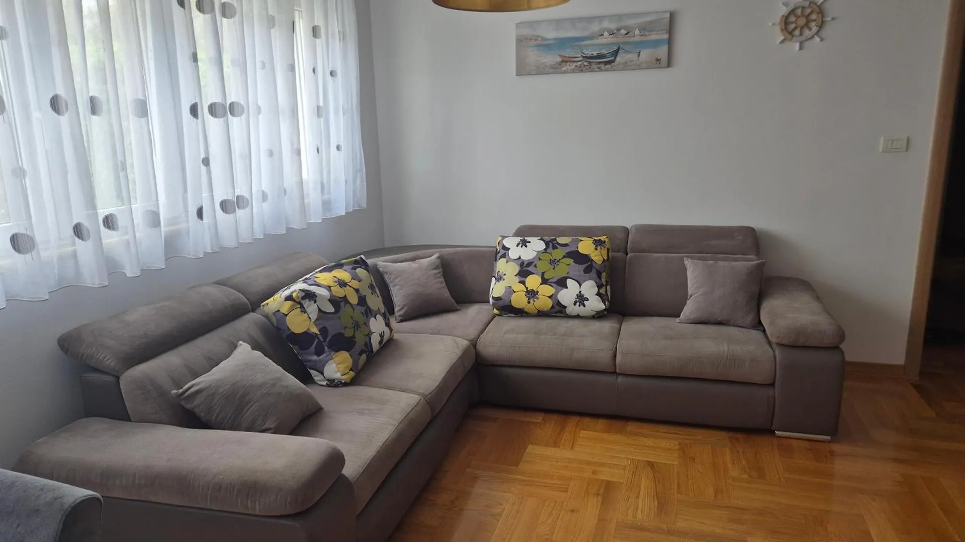Apartment Znjan Split