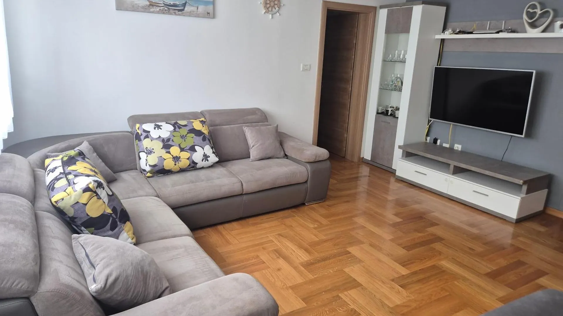 Apartment Znjan Split