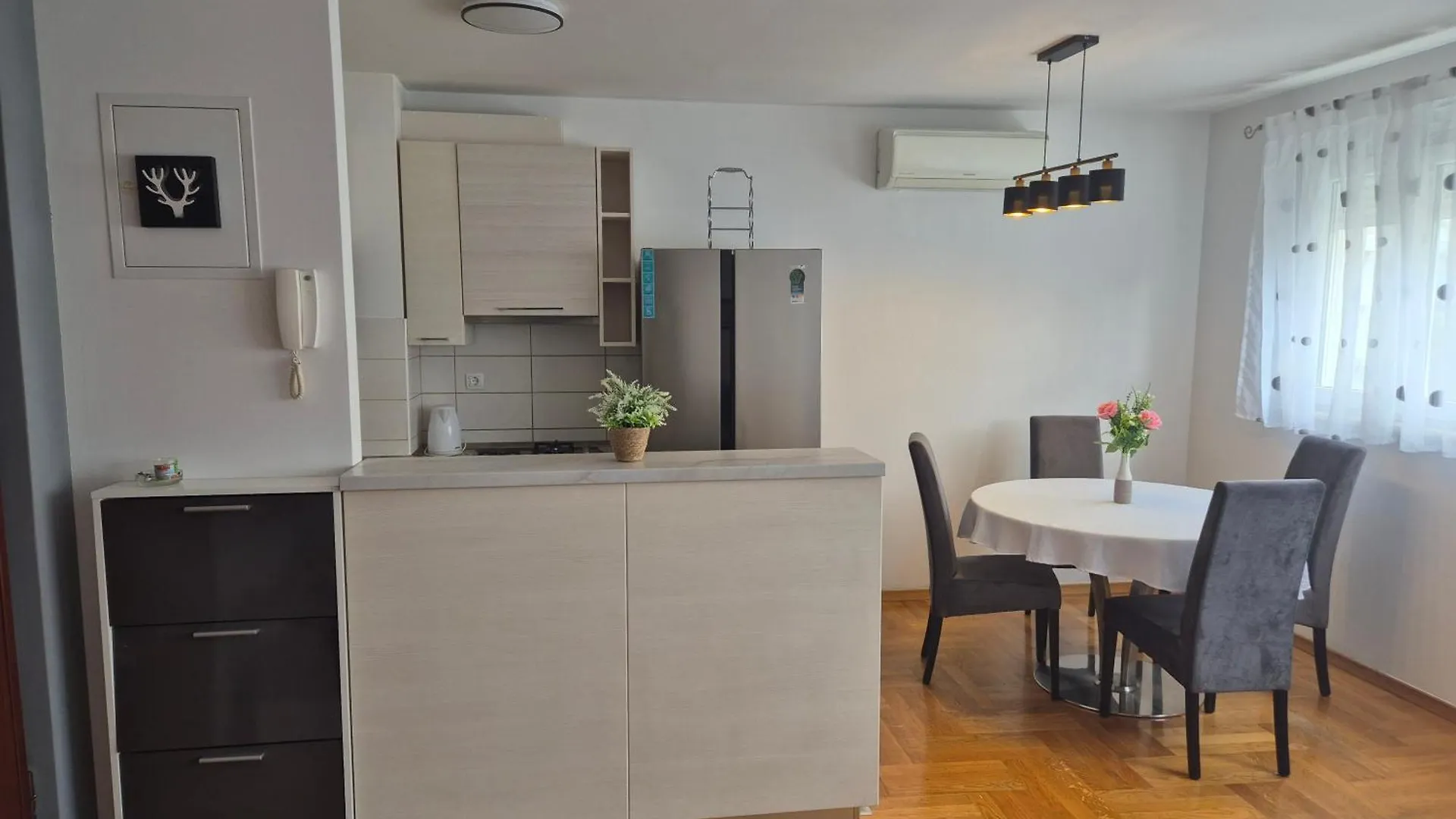 Apartment Znjan Split