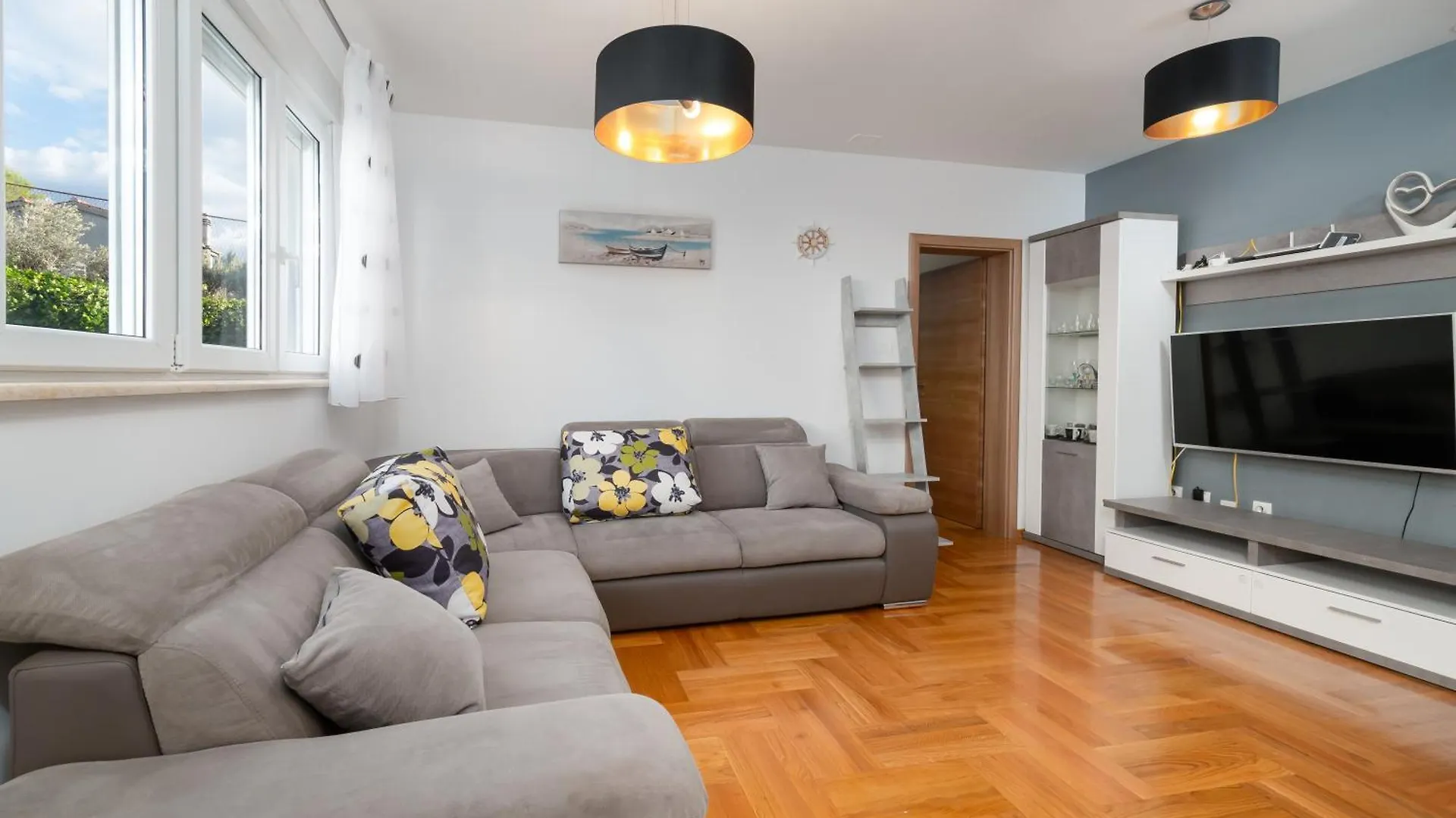 Apartment Znjan Split