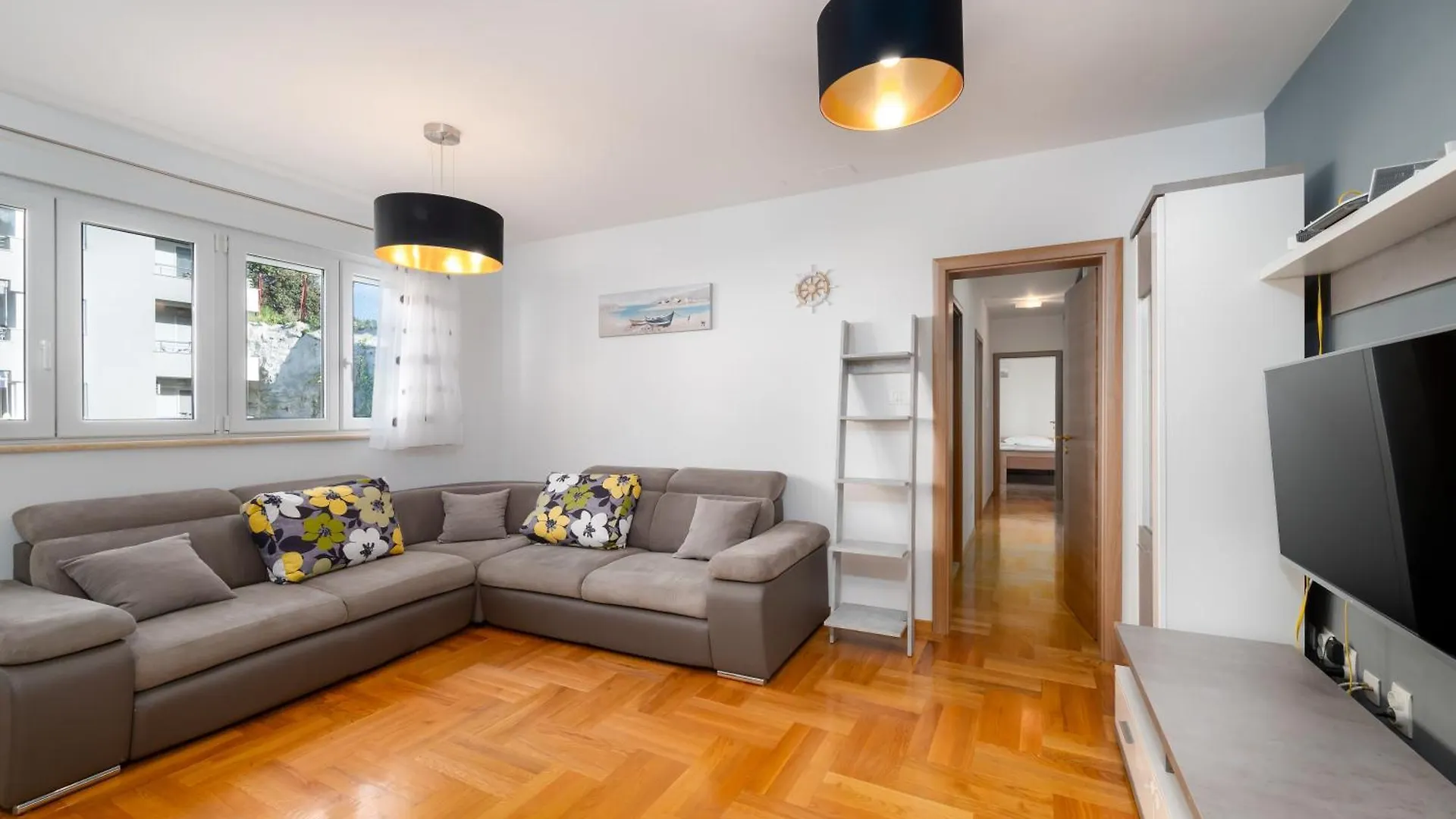 Apartment Znjan Split