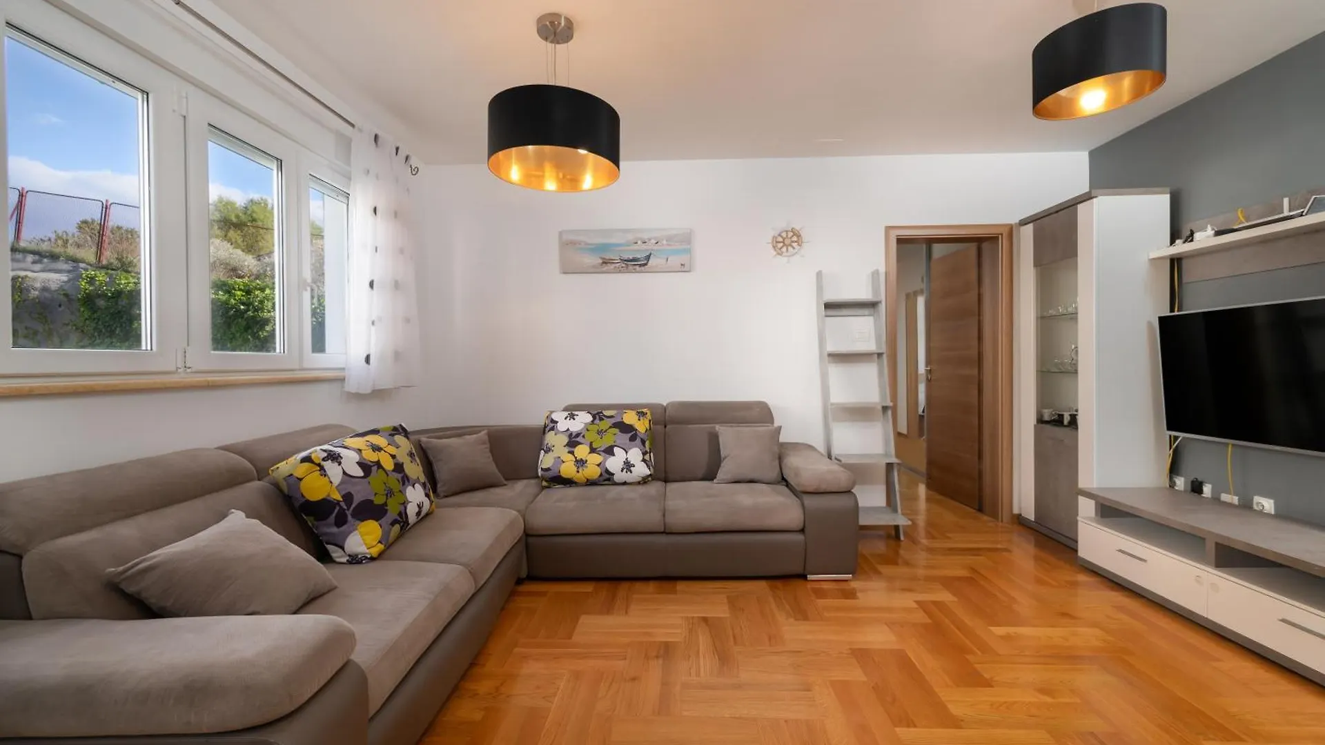 Apartment Znjan Split