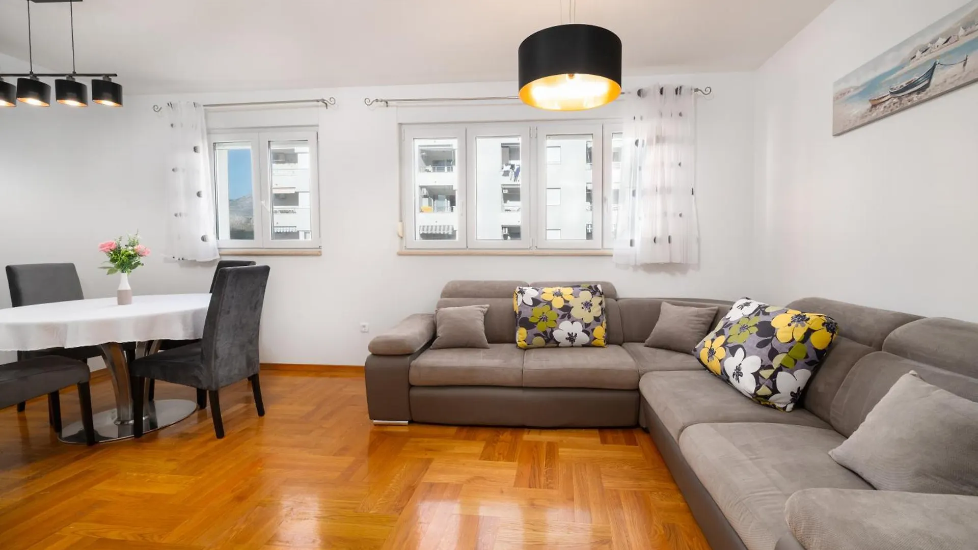 Apartment Znjan Split