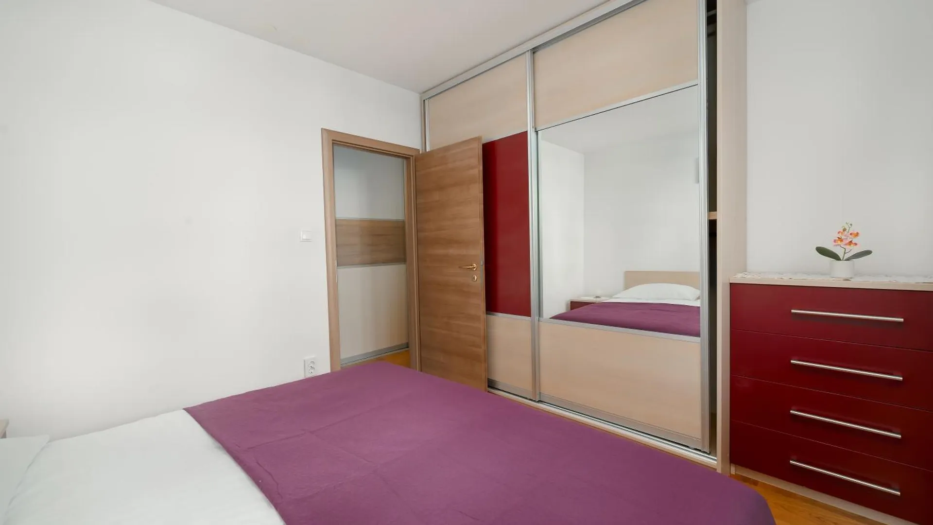 Apartment Znjan Split